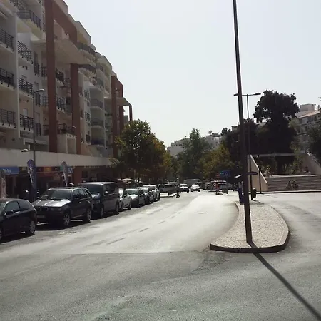 Portico De Malpique アルブフェイラ